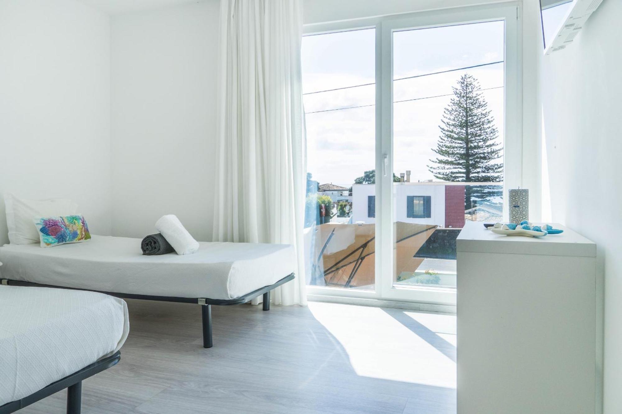 Beach Front Villa 蓬塔德尔加达 外观 照片