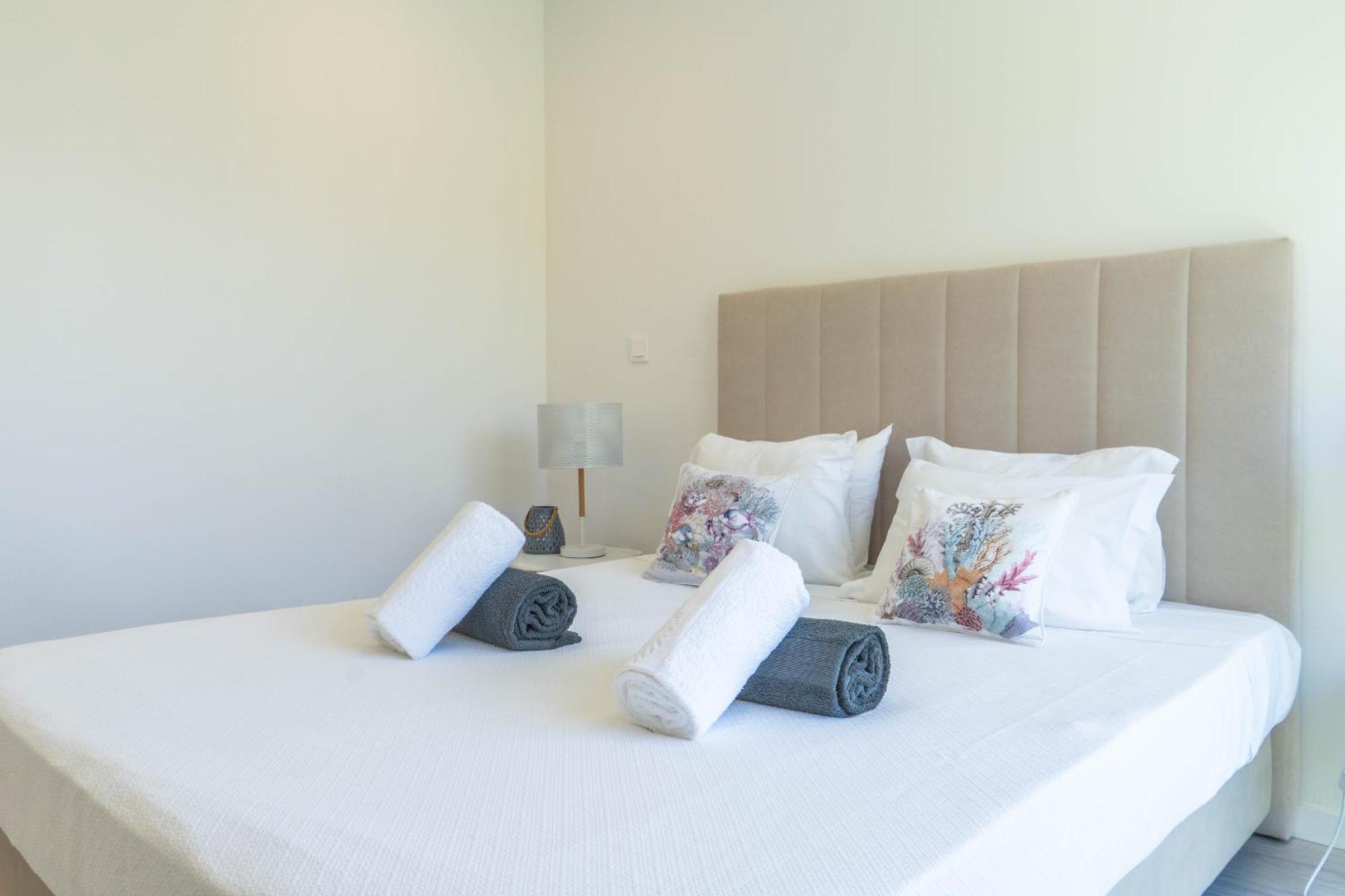 Beach Front Villa 蓬塔德尔加达 外观 照片