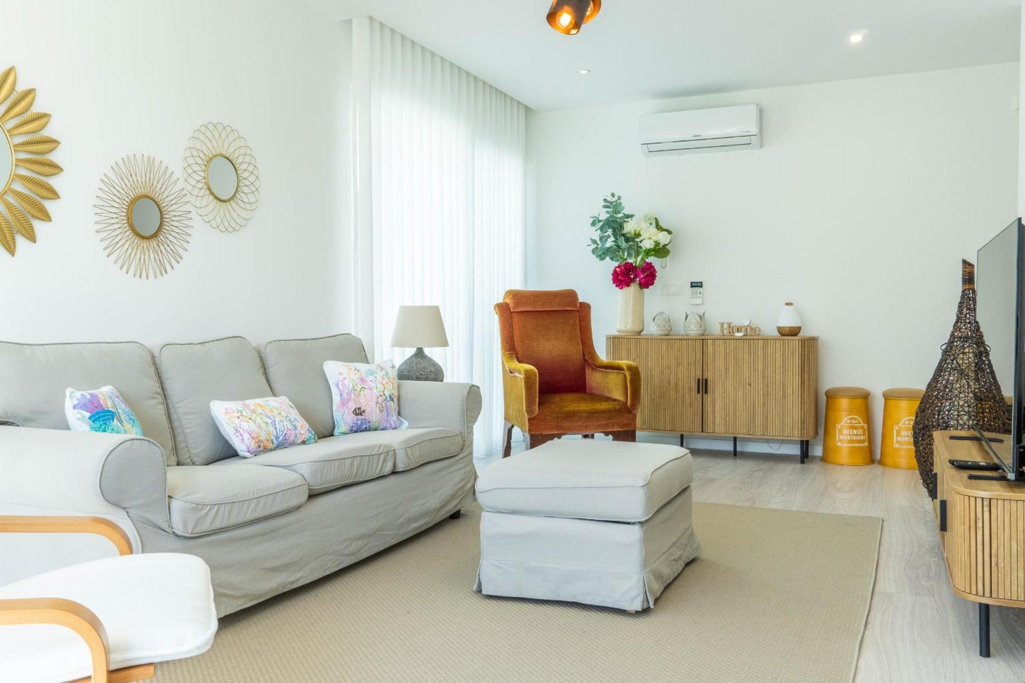 Beach Front Villa 蓬塔德尔加达 外观 照片